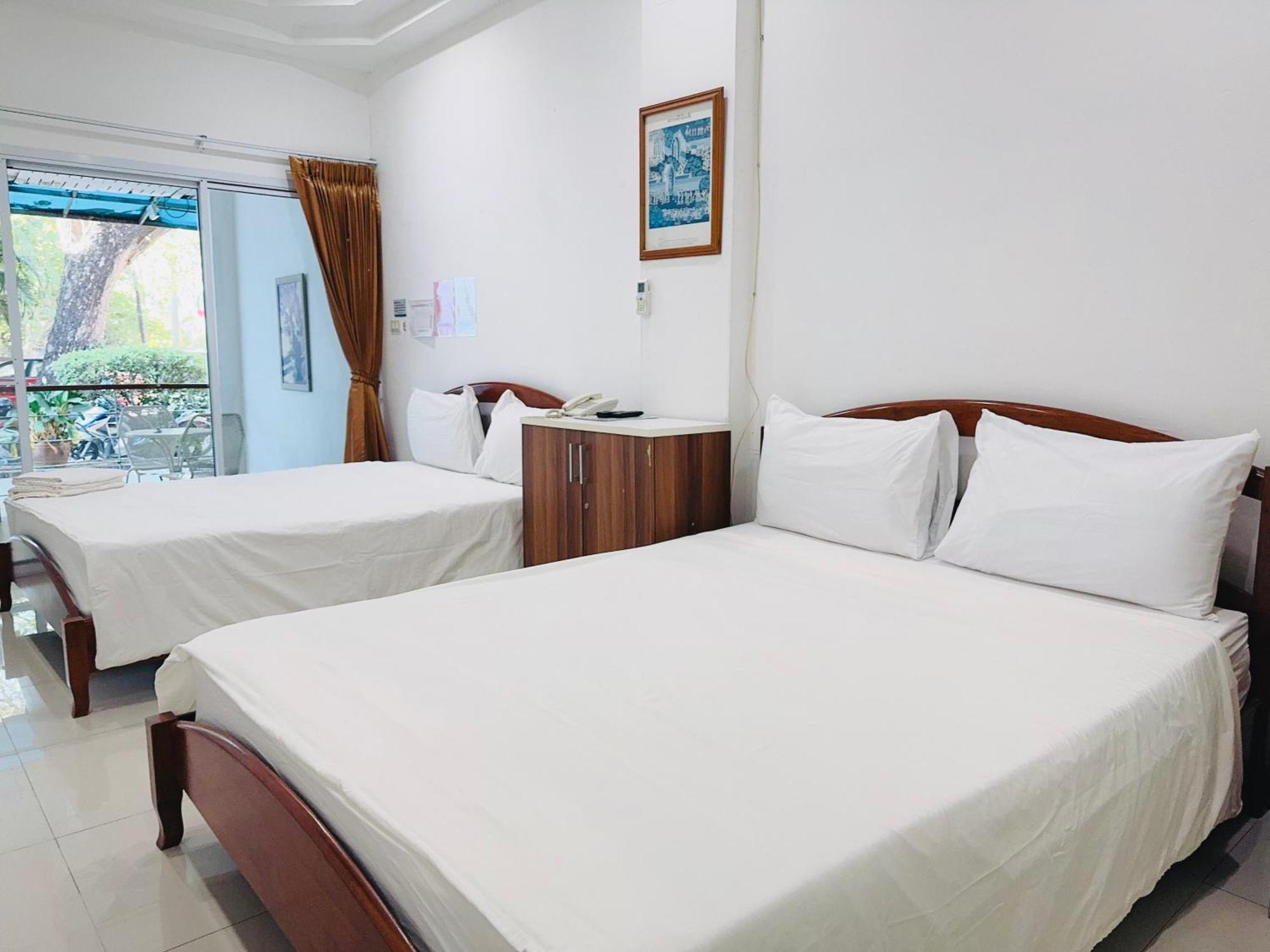 Baan Suan Khun Ta And Golf Resort Убонратчатхани Экстерьер фото