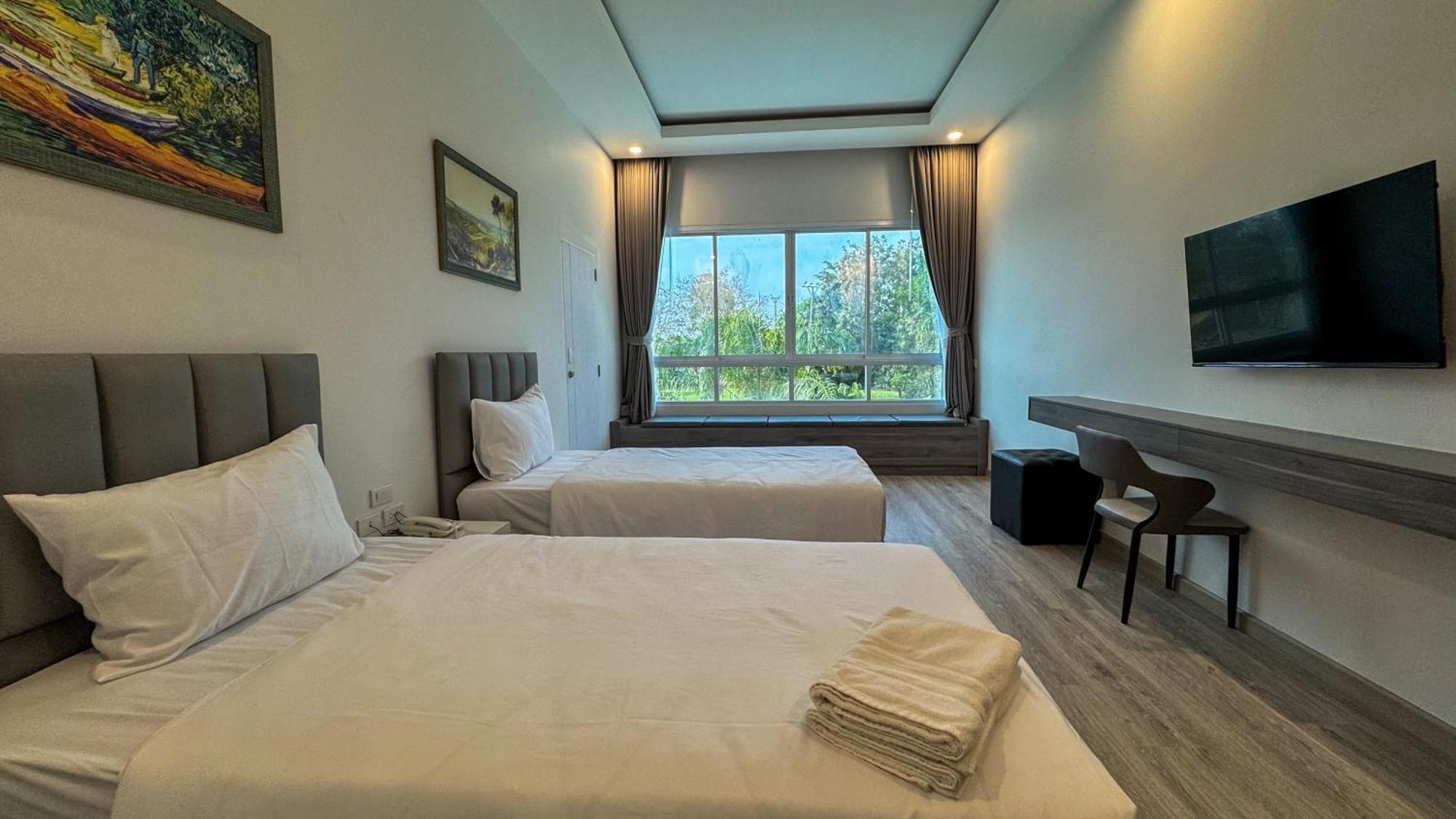 Baan Suan Khun Ta And Golf Resort Убонратчатхани Экстерьер фото